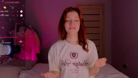 Snapshot of silly___woman chatting on 21, 6, 2026 silly___woman online show from 21, 6, 2026