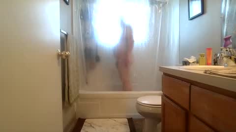 Snapshot of silverdragon70 chatting on 27, 9, 2025 silverdragon70 online show from 27, 9, 2025