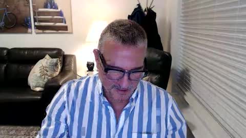 Snapshot of silveroli187 chatting on 26, 9, 2025 silveroli187 online show from 26, 9, 2025