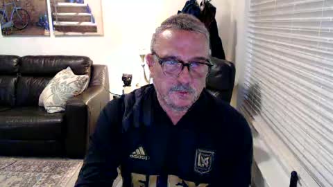 Snapshot of silveroli187 chatting on 9, 10, 2025 silveroli187 online show from 9, 10, 2025