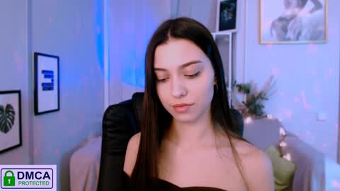 Silvia nude in pvt  online show from 22, 12, 2024