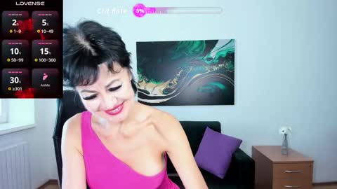 Silvia Wallec online show from 19, 9, 2025