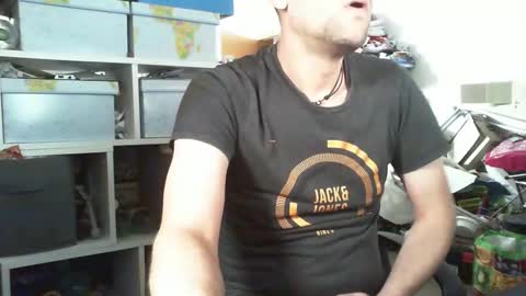 Snapshot of simfreak chatting on 5, 5, 2026 simfreak online show from 5, 5, 2026