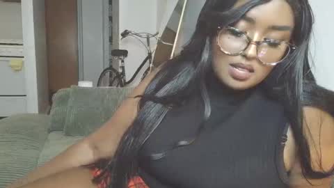 Snapshot of siminfox chatting on 1, 10, 2025 Simin Fox online show from 1, 10, 2025