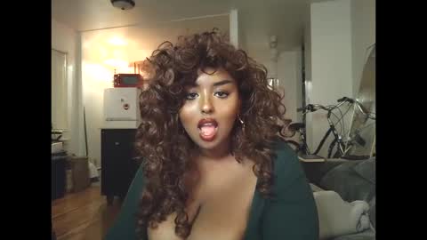 Snapshot of siminfox chatting on 14, 10, 2025 Simin Fox online show from 14, 10, 2025