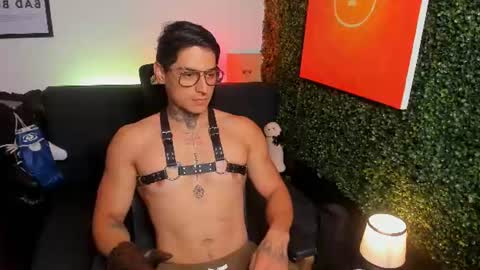 Snapshot of simon_cortes chatting on 24, 7, 2026 Simon Cortes online show from 24, 7, 2026
