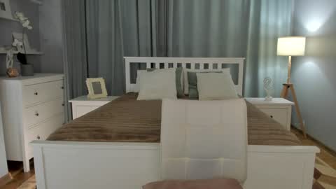 Simona  online show from 18, 12, 2024