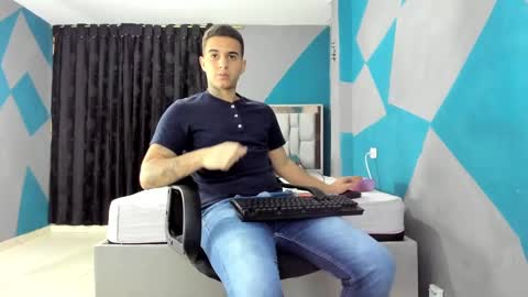 Snapshot of simonkeler chatting on 14, 12, 2024 SIMON KELER online show from 14, 12, 2024