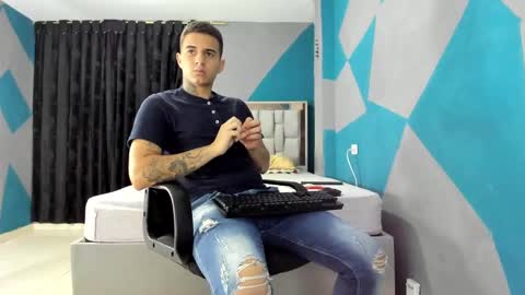 Snapshot of simonkeler chatting on 15, 12, 2024 SIMON KELER online show from 15, 12, 2024