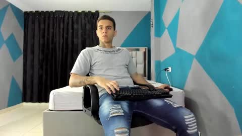 Snapshot of simonkeler chatting on 18, 12, 2024 SIMON KELER online show from 18, 12, 2024