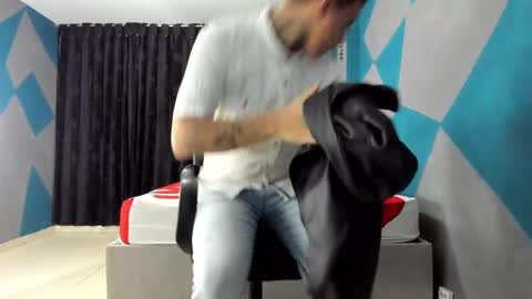 Snapshot of simonkeler chatting on 21, 12, 2024 SIMON KELER online show from 21, 12, 2024