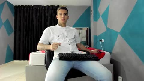 Snapshot of simonkeler chatting on 30, 12, 2024 SIMON KELER online show from 30, 12, 2024