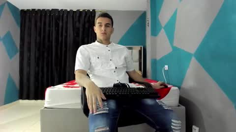 Snapshot of simonkeler chatting on 6, 1, 2025 SIMON KELER online show from 6, 1, 2025