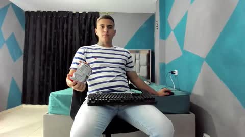 Snapshot of simonkeler chatting on 3, 3, 2025 SIMON KELER online show from 3, 3, 2025