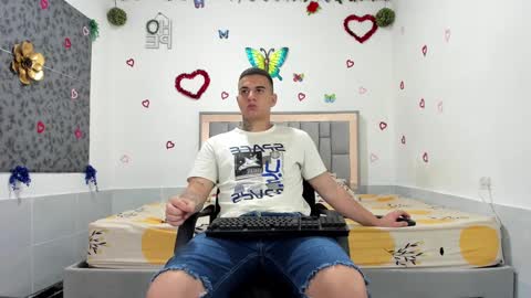 Snapshot of simonkeler chatting on 11, 9, 2025 SIMON KELER online show from 11, 9, 2025