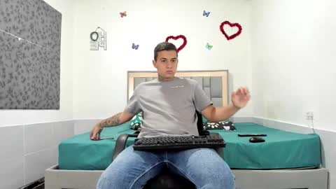 Snapshot of simonkeler chatting on 10, 10, 2025 SIMON KELER online show from 10, 10, 2025