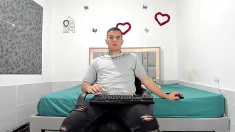 Snapshot of simonkeler chatting on 17, 10, 2025 SIMON KELER online show from 17, 10, 2025