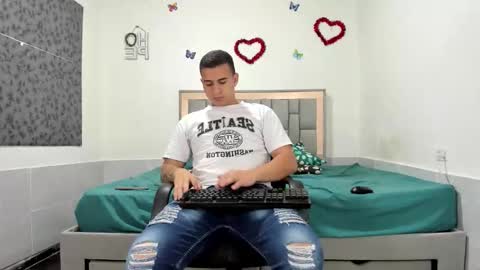 Snapshot of simonkeler chatting on 18, 10, 2025 SIMON KELER online show from 18, 10, 2025