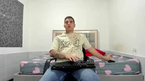 Snapshot of simonkeler chatting on 30, 11, 2025 SIMON KELER online show from 30, 11, 2025