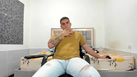 Snapshot of simonkeler chatting on 4, 2, 2026 SIMON KELER online show from 4, 2, 2026