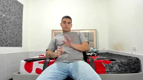 Snapshot of simonkeler chatting on 18, 2, 2026 SIMON KELER online show from 18, 2, 2026