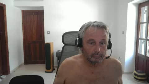 Snapshot of simonthenudist chatting on 18, 6, 2026 Simon online show from 18, 6, 2026