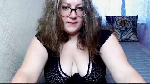 Angela online show from 9, 7, 2026