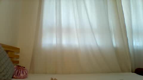 Snapshot of sinfulaura chatting on 1, 6, 2026 Ebony Vixen online show from 1, 6, 2026