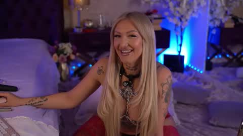 Snapshot of sinners_muse chatting on 3, 10, 2025 Sinners Muse online show from 3, 10, 2025