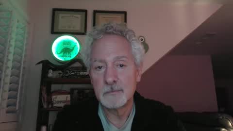 Snapshot of sir_lust_alot chatting on 8, 5, 2026 Don Roberto online show from 8, 5, 2026