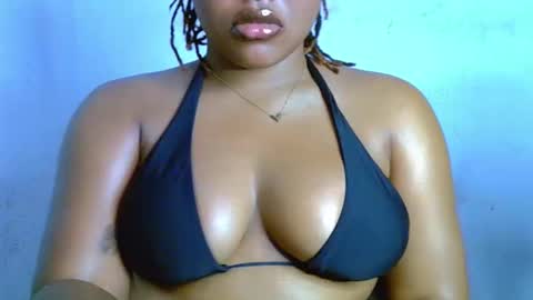 Siren XOXO online show from 1, 11, 2025