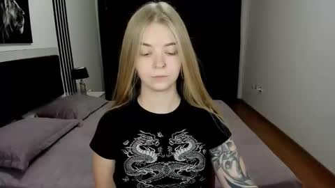 SirenaBloom online show from 9, 9, 2025