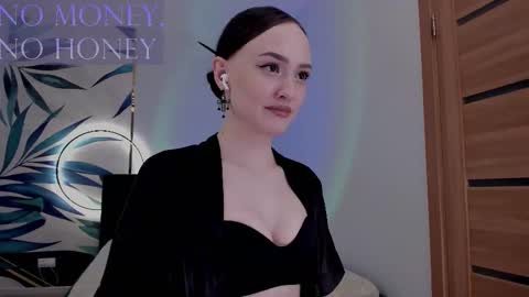 Snapshot of sirenaswhisper chatting on 2, 2, 2026 Goddess Sirena online show from 2, 2, 2026