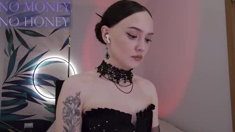 Snapshot of sirenaswhisper chatting on 4, 3, 2026 Goddess Sirena online show from 4, 3, 2026