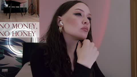 Snapshot of sirenaswhisper chatting on 28, 4, 2026 Goddess Sirena online show from 28, 4, 2026