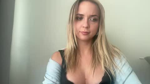 Sisi Bunny online show from 13, 7, 2026