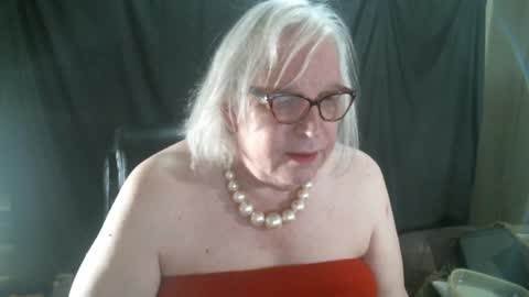 Sissy Diane online show from 2, 1, 2025