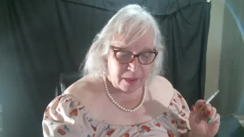Sissy Diane online show from 4, 1, 2025