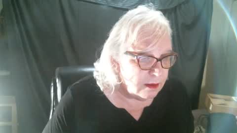 Snapshot of sissydianetx chatting on 6, 2, 2025 Sissy Diane online show from 6, 2, 2025