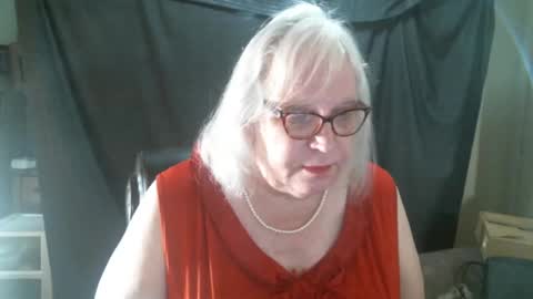 Snapshot of sissydianetx chatting on 22, 2, 2025 Sissy Diane online show from 22, 2, 2025
