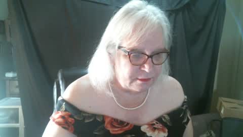 Snapshot of sissydianetx chatting on 23, 2, 2025 Sissy Diane online show from 23, 2, 2025