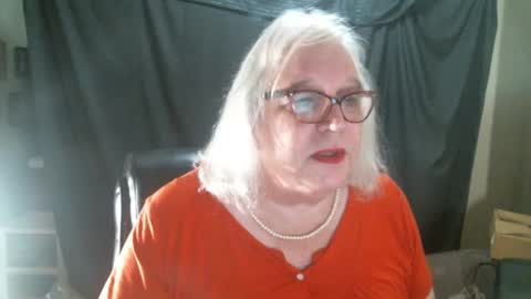 Snapshot of sissydianetx chatting on 5, 3, 2025 Sissy Diane online show from 5, 3, 2025