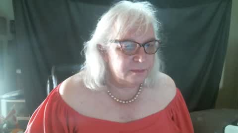 Snapshot of sissydianetx chatting on 2, 10, 2025 Sissy Diane online show from 2, 10, 2025