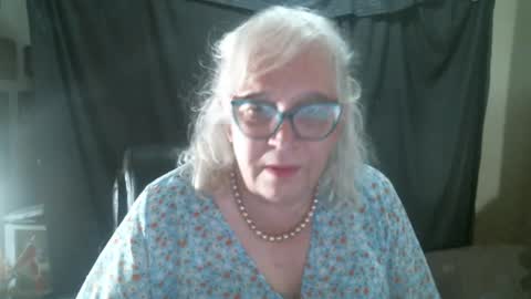 Snapshot of sissydianetx chatting on 8, 10, 2025 Sissy Diane online show from 8, 10, 2025