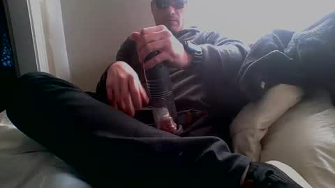 Snapshot of sitonmywhitecock chatting on 20, 3, 2026 love2cum online show from 20, 3, 2026