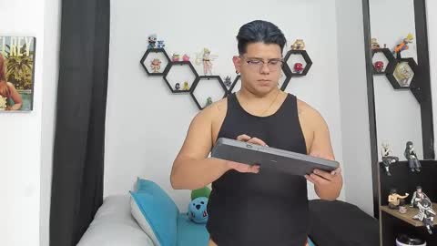 Siul Thompson online show from 10, 2, 2025