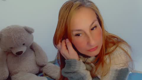 Snapshot of skarlett2072 chatting on 12, 12, 2024 Arlett online show from 12, 12, 2024