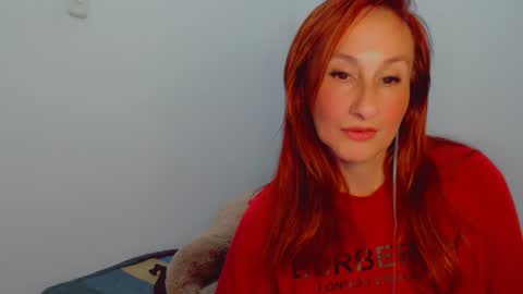 Snapshot of skarlett2072 chatting on 12, 1, 2025 Arlett online show from 12, 1, 2025