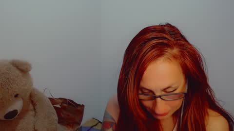Snapshot of skarlett2072 chatting on 15, 1, 2025 Arlett online show from 15, 1, 2025