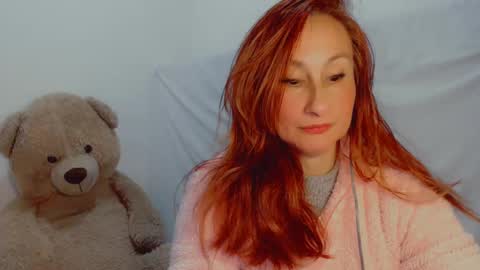 Snapshot of skarlett2072 chatting on 8, 3, 2025 Arlett online show from 8, 3, 2025